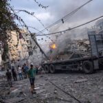 Τα βασικά θύματα ενός πολέμου είναι πάντοτε τα ίδια: οι άμαχοι και η αλήθεια…